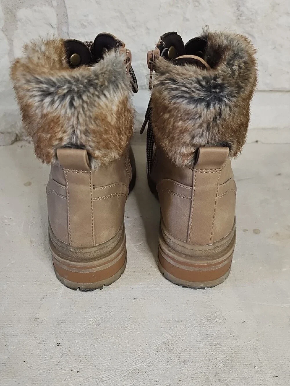 Steve Madden Leather Keystone Lug Hiker Boot Faux Fur Trim Sz 7.5